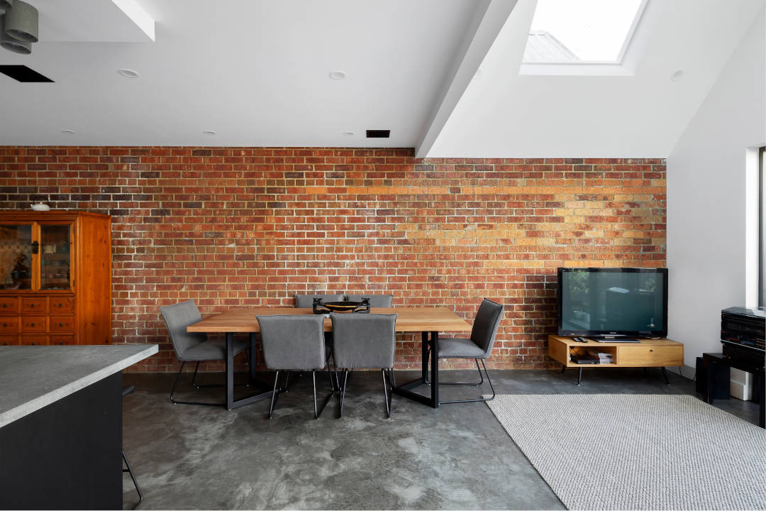 MHD35-MatherHomes-fullviewredrecycledbrickworkdiningroom Harkaway Homes