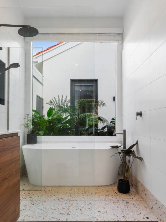 PL_Building_Bathroom_Tub PL_Building_Bathroom_Tub