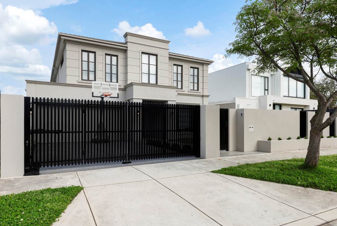 The Motorised Gate Company - Space Saver The Motorised Gate Company - Space Saver