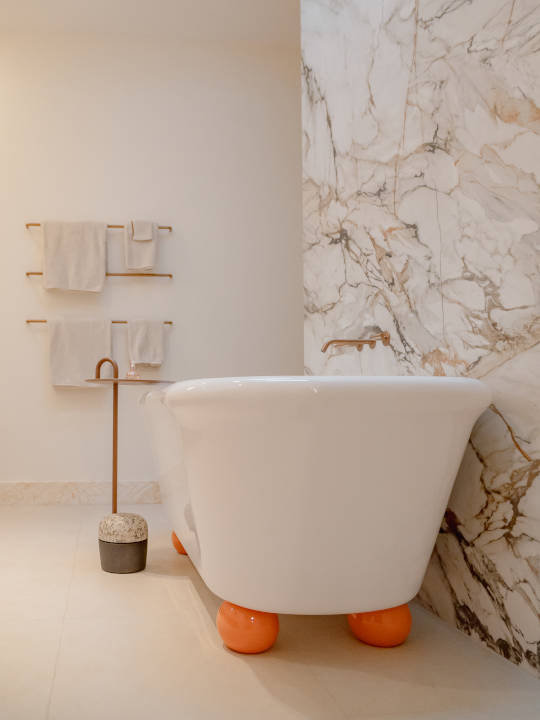 Bracon_StandaloneTub