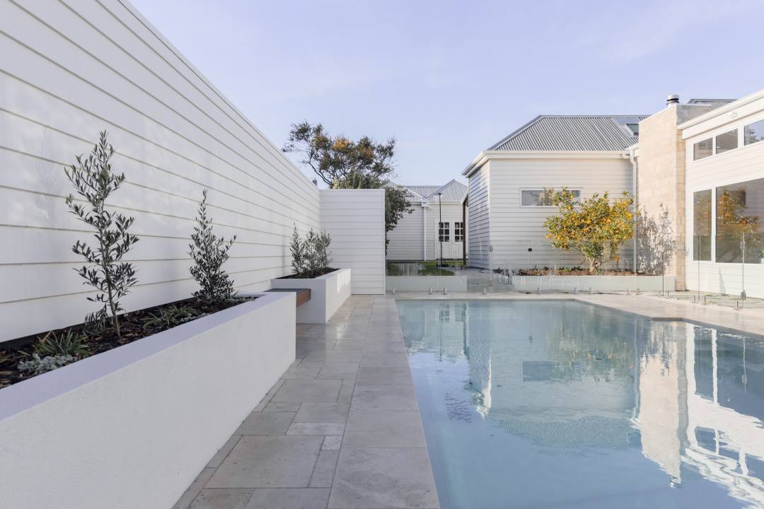 MannaGum_Outdoor Raw_Building_Group Exterior