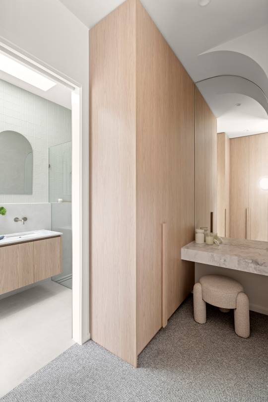 RT_Building_and_Construction P3 Robe