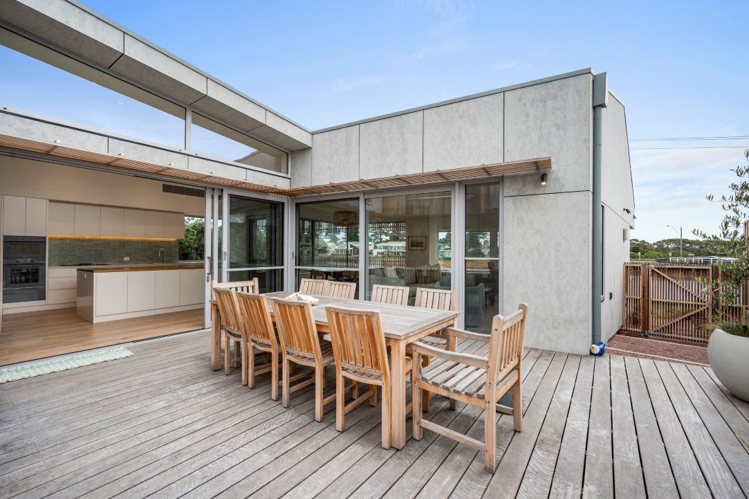 Tom_Taylor_Building_Pty_Ltd_Builders_Coast + Country_Country Home_Melbourne Home Design + Living Tom_Taylor_Building_Pty_Ltd_Builders_Coast + Country_Country Home_Melbourne Home Design + Living