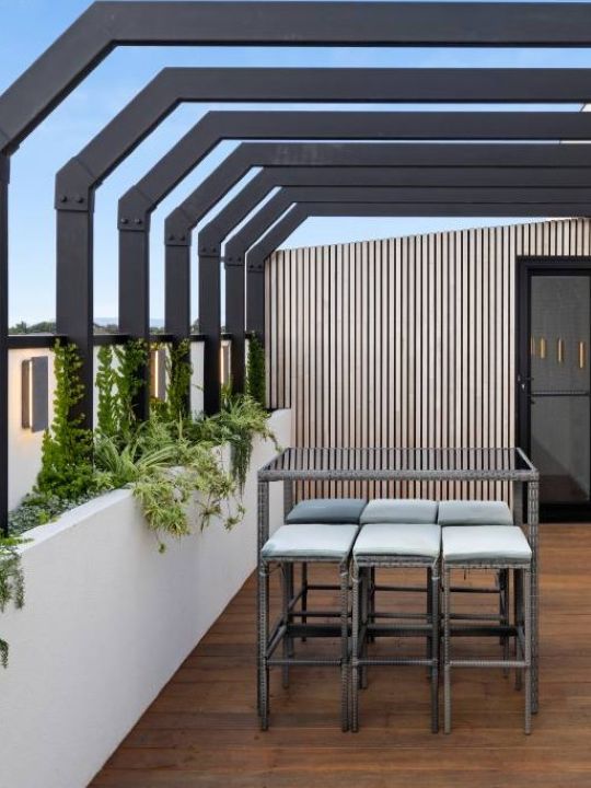 Burra-Built_Balcony Mt Martha Design + Drafting Landscape Design and Front Facade