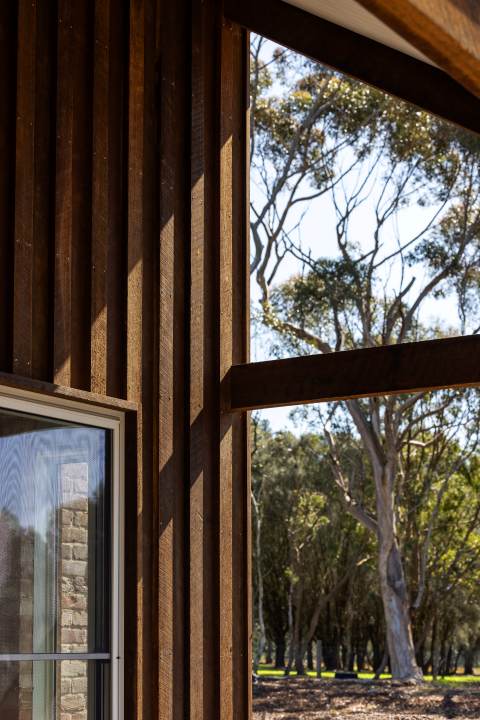Tom_Taylor_Building_Pty_Ltd_Builders_Coast + Country_Country Home_Melbourne Home Design + Living